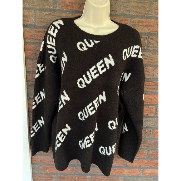 FOREVER 21 Sweaters - Queen Black White Sweater Medium Pullover Stretch Cardigan Warm Fuzzy Shirt Blou